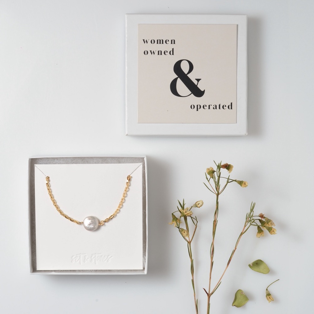 Set & Stones Freshwater Pearl Necklace
